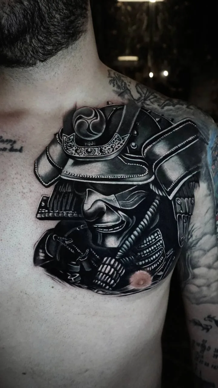 Göğüs Dövmesi · Blackwork · İstanbul