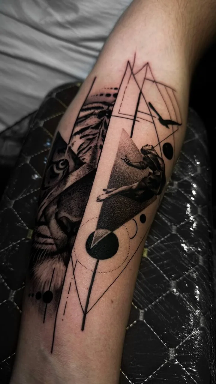 Sofia Cruz Minimal tattoo Istanbul — Minimal Fine Line Tattoo 003
