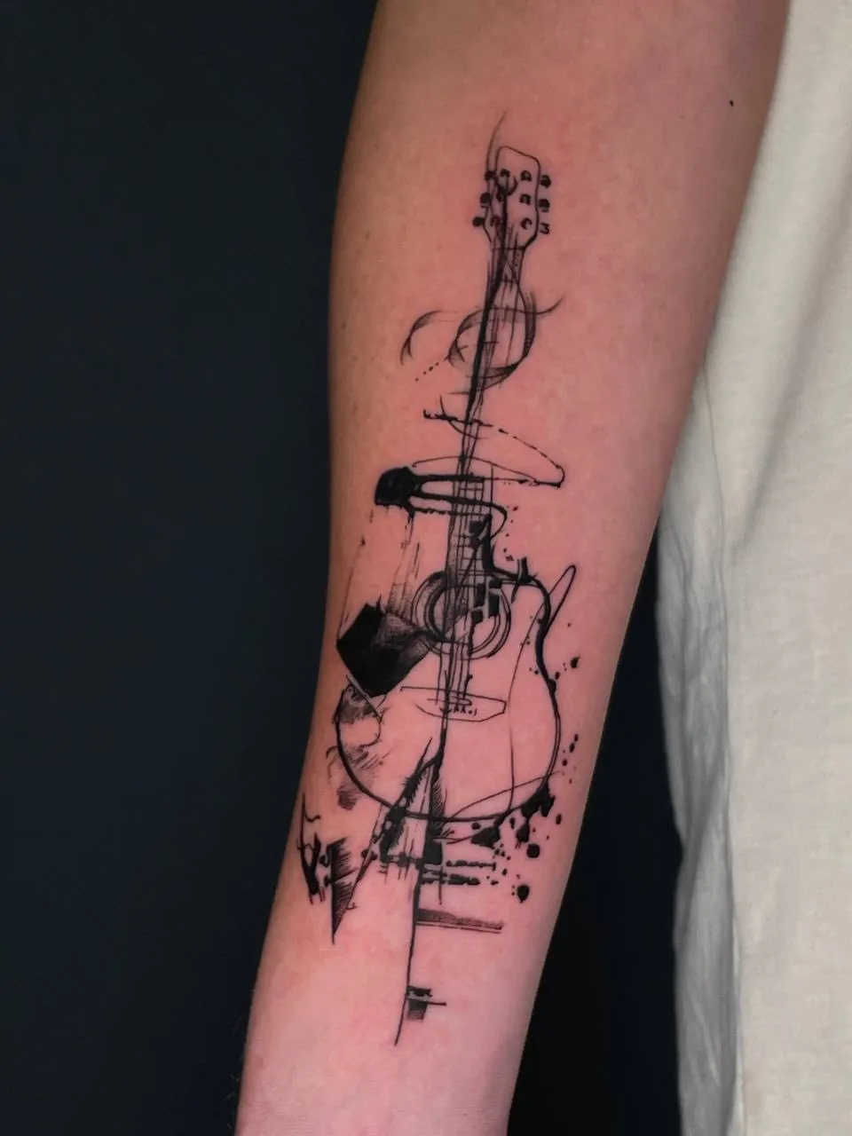 Sofia Cruz Minimal tattoo Istanbul — Minimal Fine Line Tattoo 007