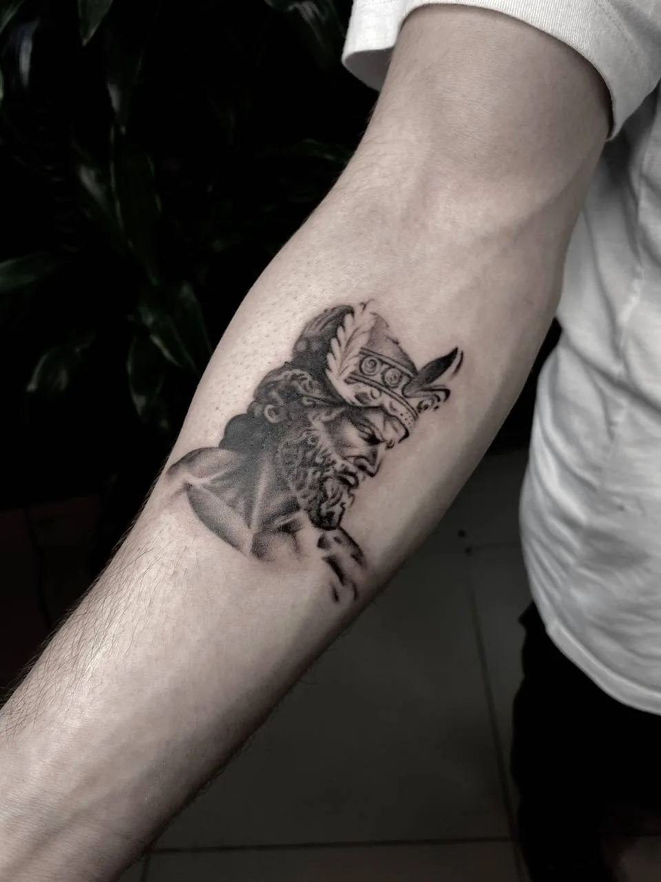 Sofia Cruz Minimal tattoo Istanbul — Minimal Fine Line Tattoo 009