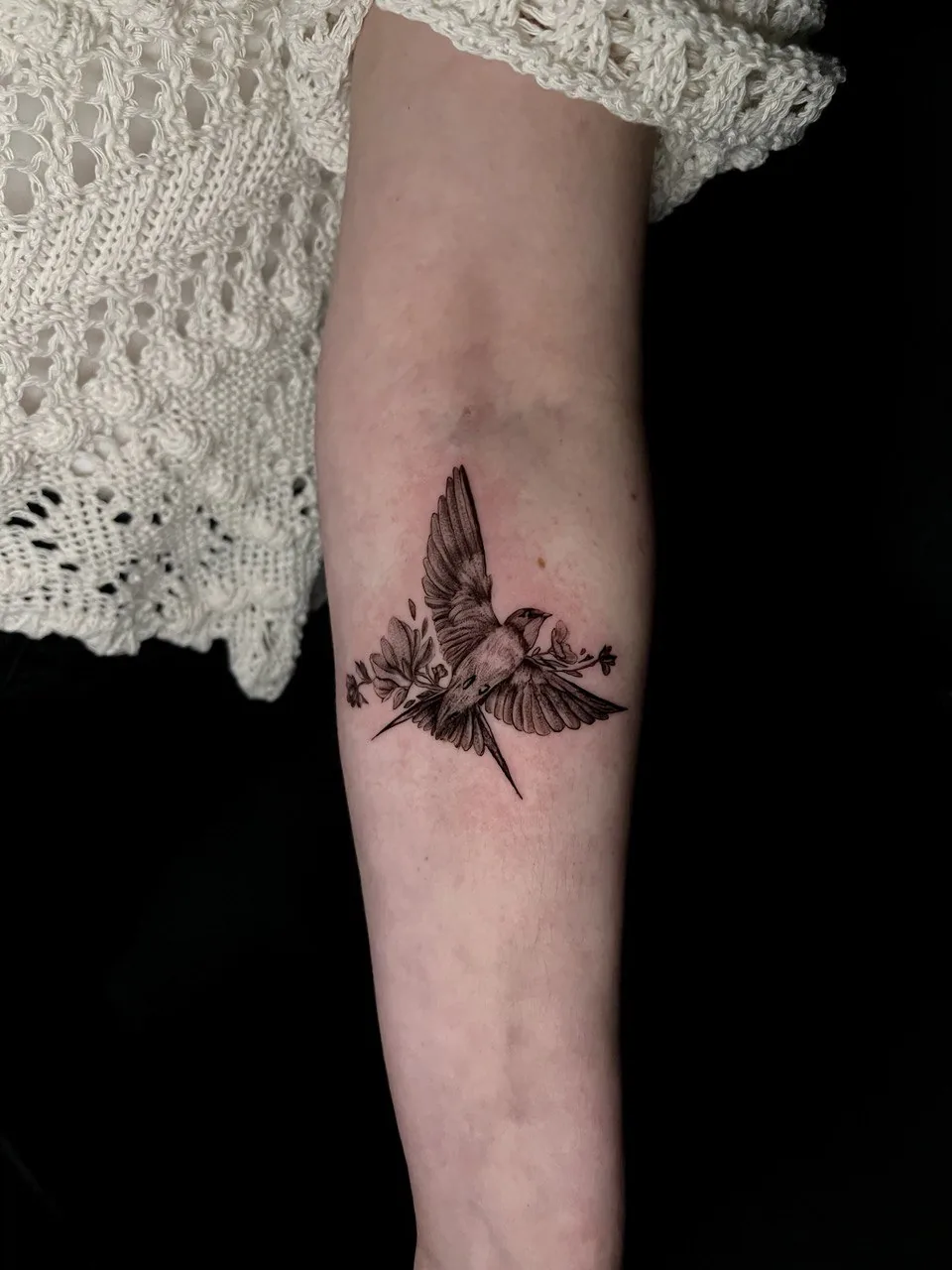 Minimal Dövme — SameDayTattoo İstanbul — Minimal Fine Line Tattoo 019